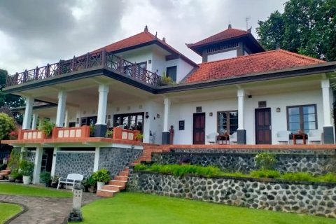 Вилла с 11 спальнями в Карангасем, (9874) 1