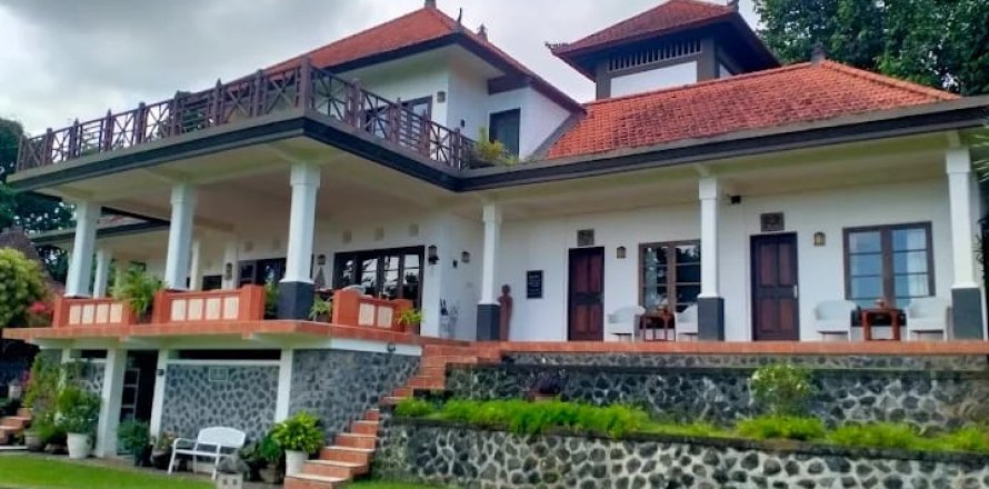 Вилла с 11 спальнями в Карангасем, (9874)