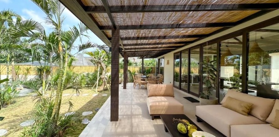 4 bedrooms Villa in Pecatu, Badung, Bali (15824)
