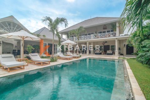 4 bedrooms Villa in Tibubeneng, Badung, Bali (13174)