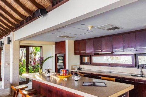 Вилла с 6 спальнями в Южная Кута, Бадунг,  (1302) 12