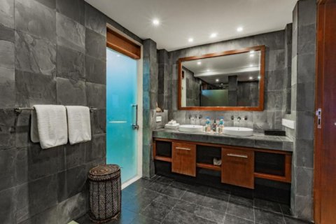 Вилла с 6 спальнями в Южная Кута, Бадунг,  (1302) 27