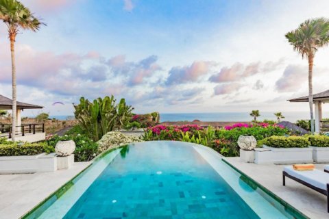 Вилла с 6 спальнями в Южная Кута, Бадунг,  (1302) 6