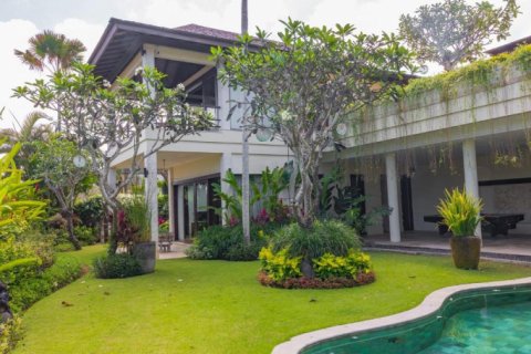 Вилла с 6 спальнями в Южная Кута, Бадунг,  (1302) 9