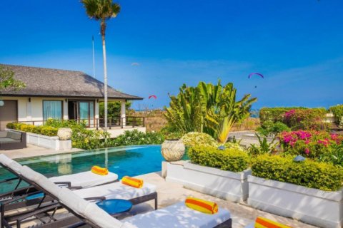 Вилла с 6 спальнями в Южная Кута, Бадунг,  (1302) 7