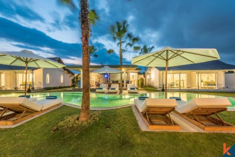 Вилла с 9 спальнями в Бадунг, Бали (12056)