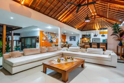 4 bedrooms Villa in Kerobokan, Badung, Bali (12493) 2