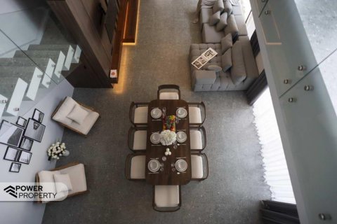 Вилла с 11 спальнями в Тампаксиринг, Гианьяр, (9778) 24