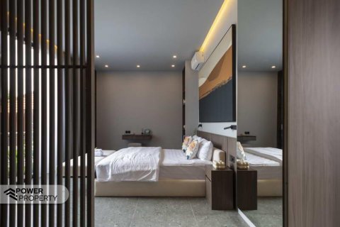 Вилла с 11 спальнями в Тампаксиринг, Гианьяр, (9778) 26