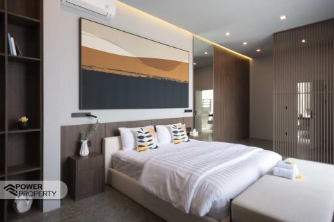 Вилла с 11 спальнями в Тампаксиринг, Гианьяр, (9778) 28