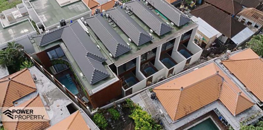 Вилла с 11 спальнями в Тампаксиринг, Гианьяр, (9778)