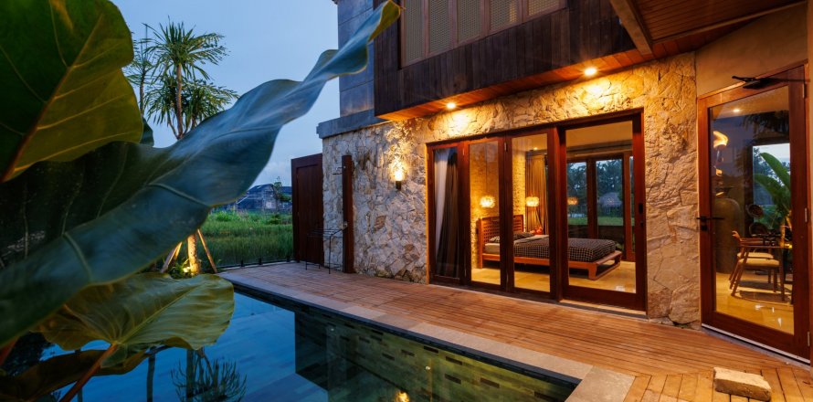 Вилла с 4 спальнями в Денпасар,  (8897)