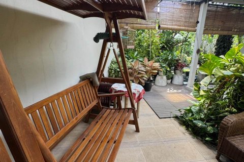 Дом с 6 спальнями в Джимбаран, Бадунг,  (9709) 3