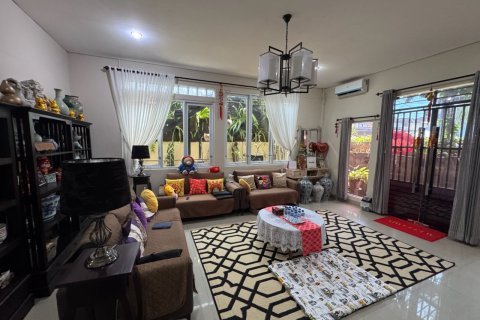 Дом с 6 спальнями в Джимбаран, Бадунг,  (9709) 18