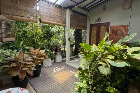 Дом с 6 спальнями в Джимбаран, Бадунг,  (9709) 1