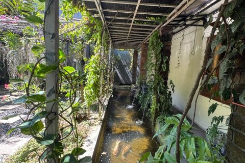 Дом с 6 спальнями в Джимбаран, Бадунг,  (9709) 6