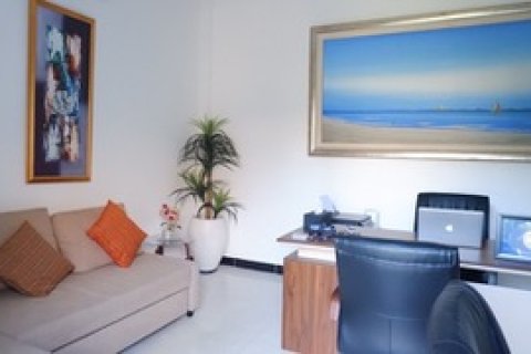 6 bedrooms Villa in Gianyar,  (9412) 22