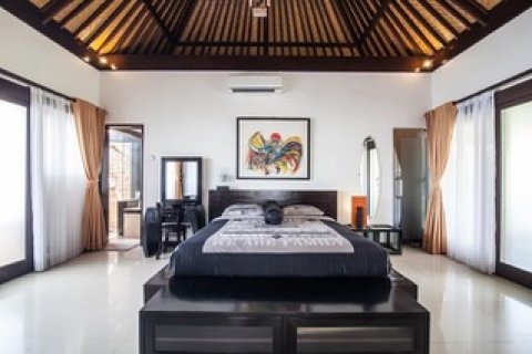 6 bedrooms Villa in Gianyar,  (9412) 23