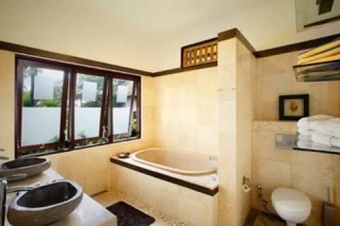 6 bedrooms Villa in Gianyar,  (9412) 18