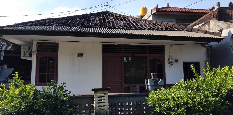 Дом с 4 спальнями в Денпасар,  (9450)