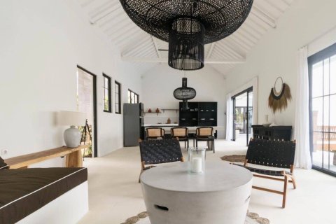 4 bedrooms Villa in Canggu, Badung, Bali (14846)