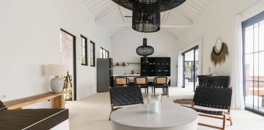4 bedrooms Villa in Canggu, Badung, Bali (14846)