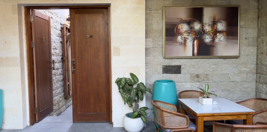 Вилла с 4 спальнями в Далунг, Бадунг,  (9334)