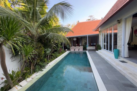 Вилла с 4 спальнями в Далунг, Бадунг,  (9334) 10