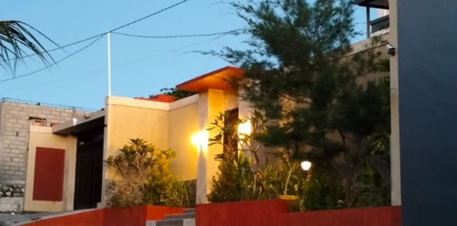 Вилла с 3 спальнями в Нуса Дуа, Бадунг,  (9330)