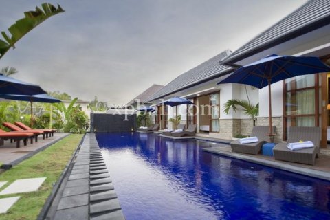Вилла с 11 спальнями в Семиньяк, Бадунг, (9283) 3