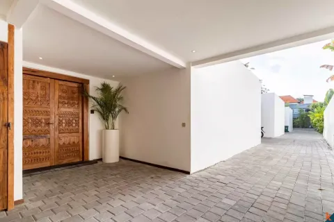 Вилла с 5 спальнями в Бадунг, Бали (10768) 21