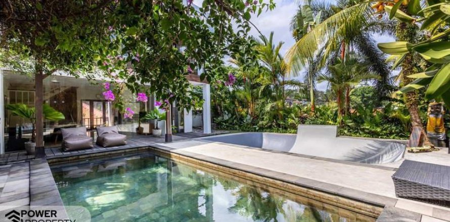 Вилла с 3 спальнями в Табанан,  (9973)