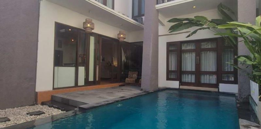 3 bedrooms Villa in Seminyak, Badung, (9971)