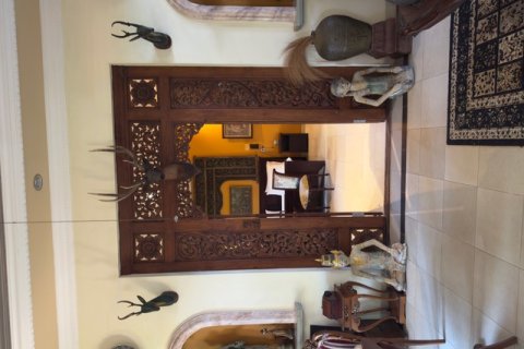 Дом с 6 спальнями в Сукавати, Гианьяр,  (9355) 12