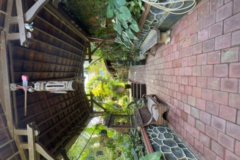 Дом с 6 спальнями в Сукавати, Гианьяр,  (9355) 23