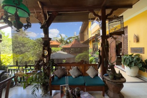 Дом с 6 спальнями в Сукавати, Гианьяр,  (9355) 14