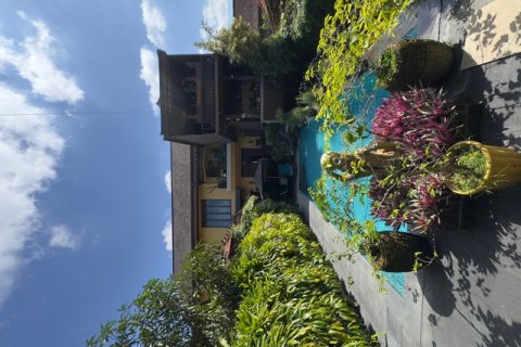 Дом с 6 спальнями в Сукавати, Гианьяр,  (9355) 16