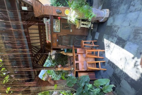Дом с 6 спальнями в Сукавати, Гианьяр,  (9355) 2
