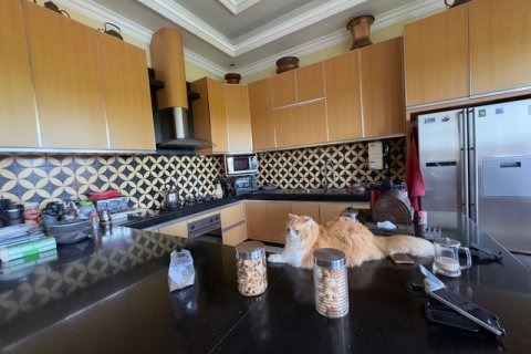 Дом с 6 спальнями в Сукавати, Гианьяр,  (9355) 4