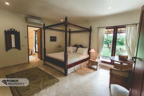 Вилла с 4 спальнями в Табанан,  (8452) 21