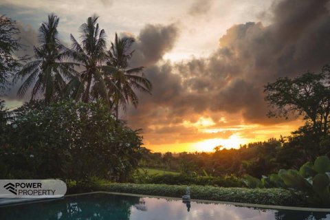 Вилла с 4 спальнями в Табанан,  (8452) 28