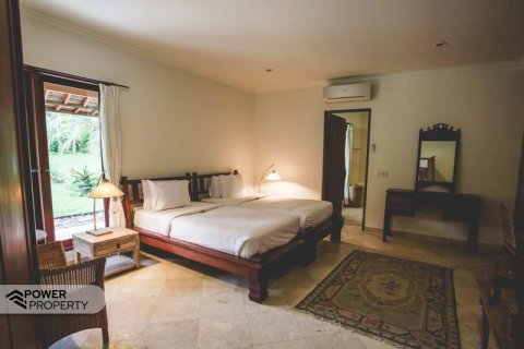 Вилла с 4 спальнями в Табанан,  (8452) 23