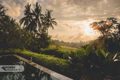 Вилла с 4 спальнями в Табанан,  (8452) 7