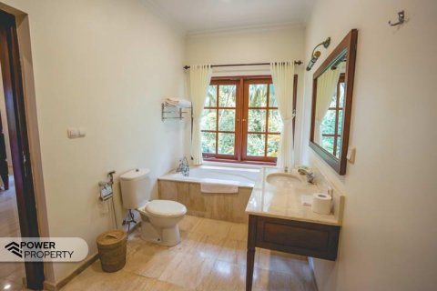 Вилла с 7 спальнями в Табанан,  (8453) 5