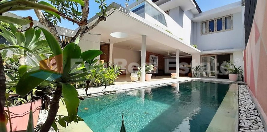 4 bedrooms Villa in Kerobokan, Badung, Bali (2539)