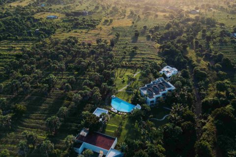 Вилла с 16 спальнями в Карангасем,  (9410) 6