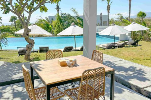 Вилла с 16 спальнями в Карангасем,  (9410) 2