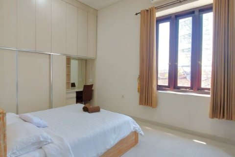 Коммерческая недвижимость с 8 спальнями в Денпасар,  (9405) 8