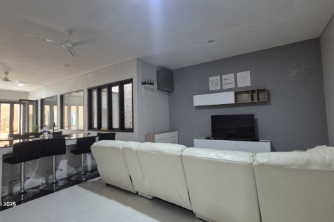 Коммерческая недвижимость с 8 спальнями в Денпасар,  (9405) 11