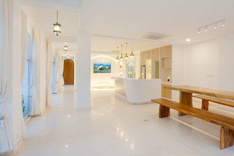 Вилла с 4 спальнями в Цемаги, Менгви, Бадунг,  (9404) 2